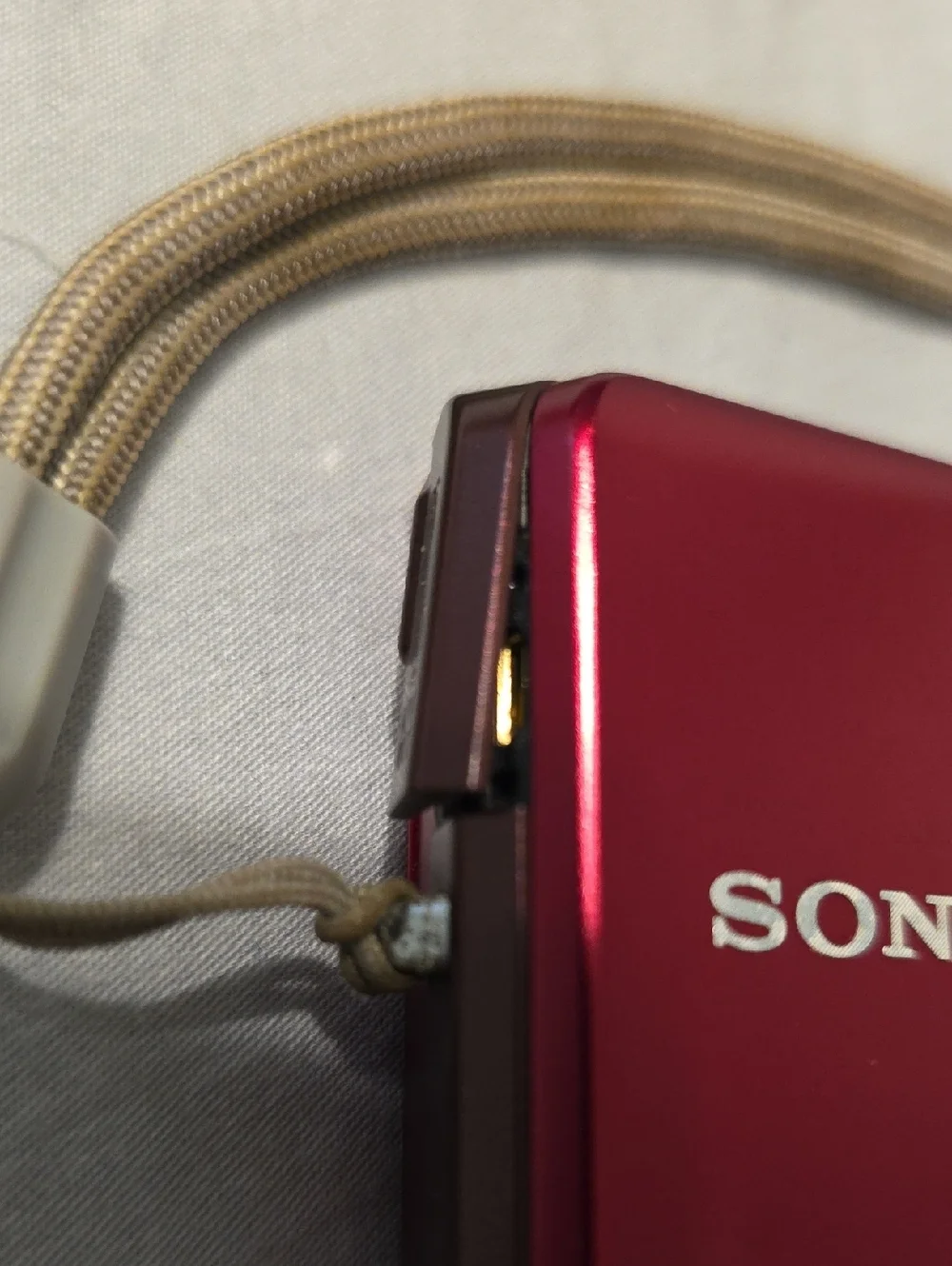 Sony Cyber-shot 10.1 Mega Pixels Compact Camera - Metallic Red